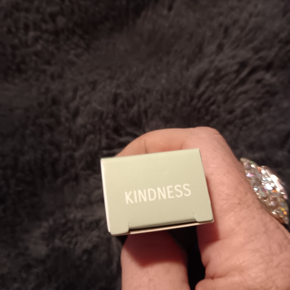 VC Collection Cream Eyeshadow - Picture 3 of 5